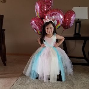 Meet your Posher, Avila morales